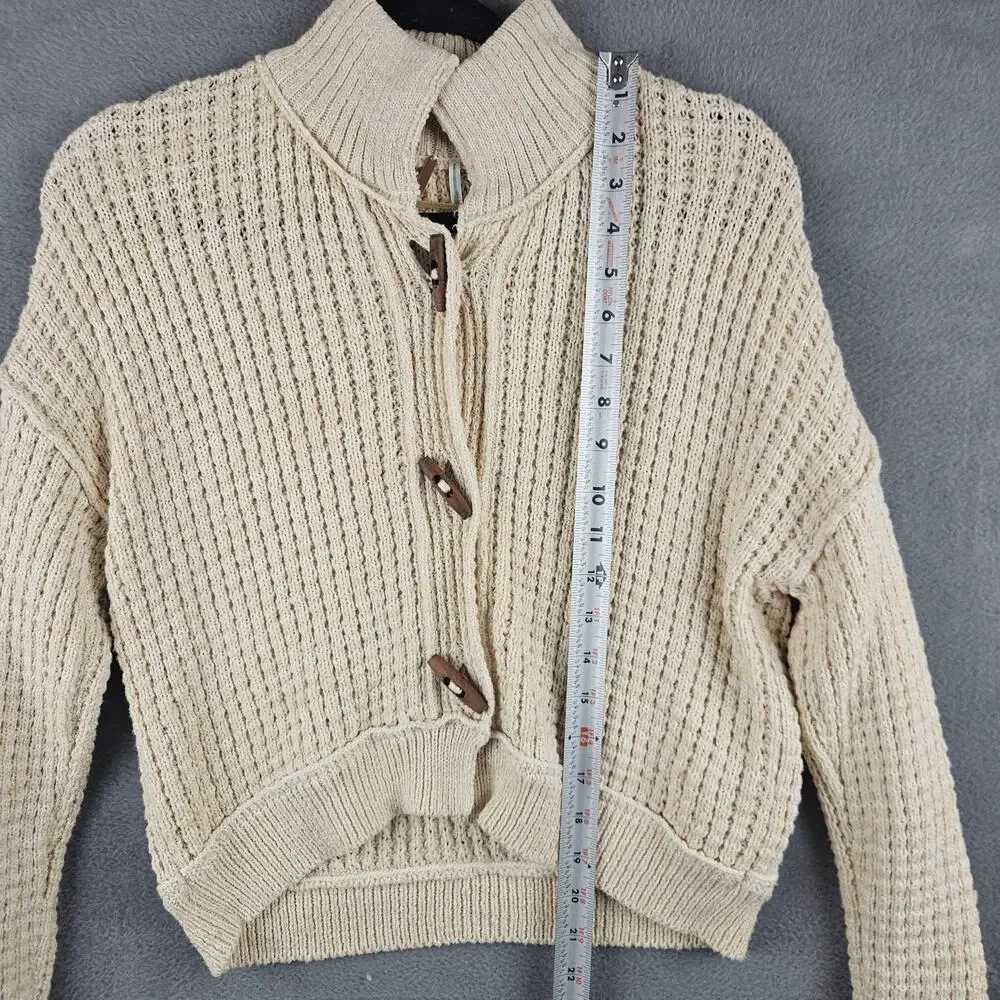 Free People Chunky Knit Cropped Cardigan Toggle Sweater Boho Cottagecore XS - Picture 3 of 7